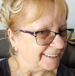 Meet your Posher, Chanel